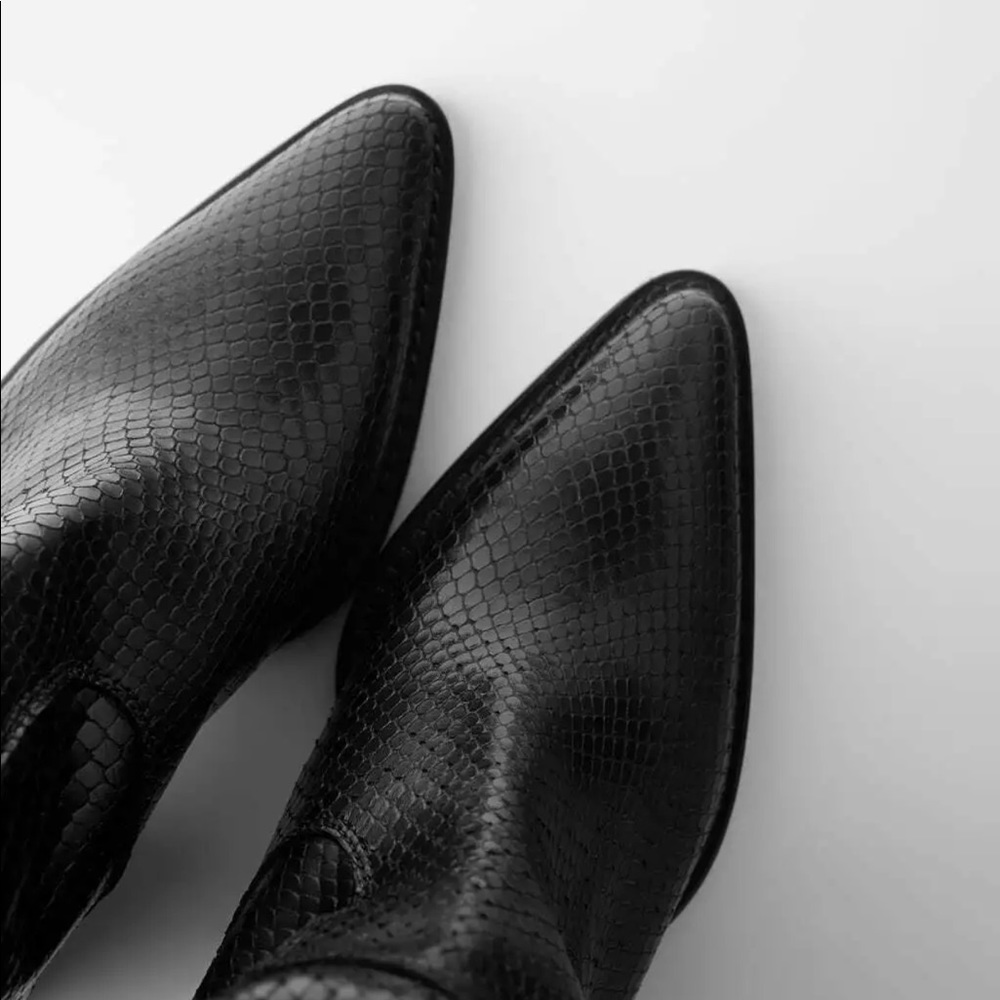 🖤 Zara Embossed Animal Print Leather Cowboy Boots – Size 9 – NWT - Picture 8 of 9